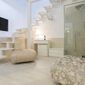 https://ortygia-inn-home-with-private-pool.sicilyhotelsitaly.net
