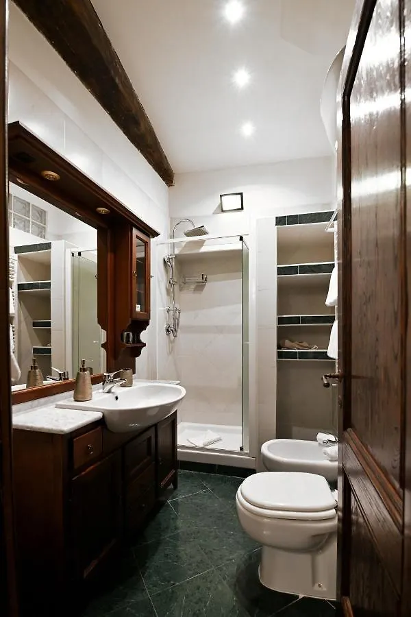 Guest house Vicolo Dell'Aquila - Residenze Romanae Italy